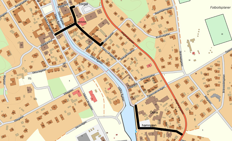 Karta över Trosa centrum med svart markering där sommargatan är.