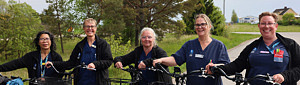 Utomhus, cykel, hemtjänst, fem personer, cyklar