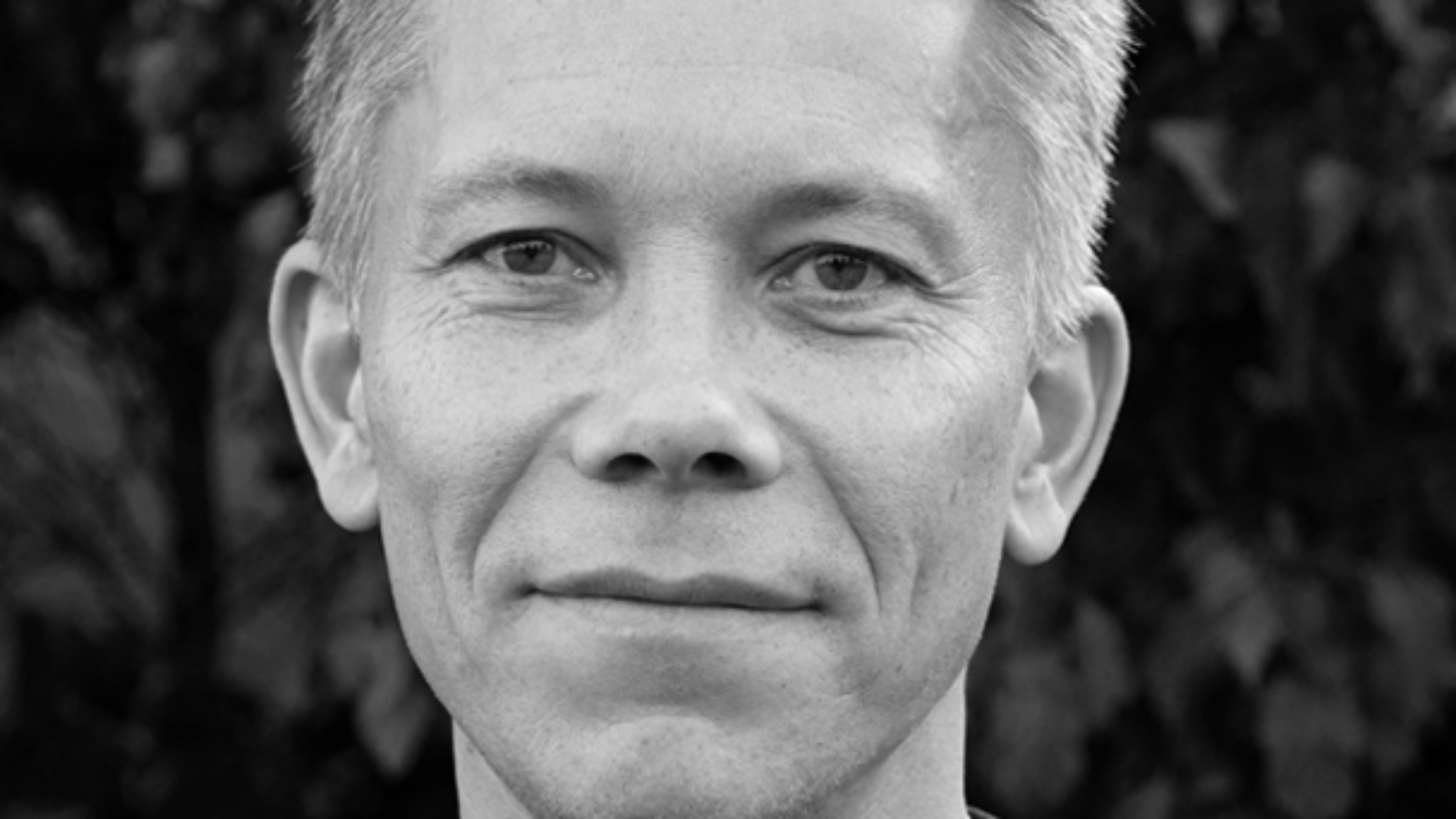 Svartvit porträttbild av Palle Carpvik.