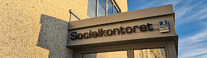 Utomhus, byggnad, entré, Socialkontor, solljus